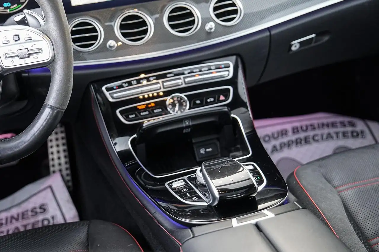 Mercedes-Benz E-Class fotografie Mercedes-Benz E-Class