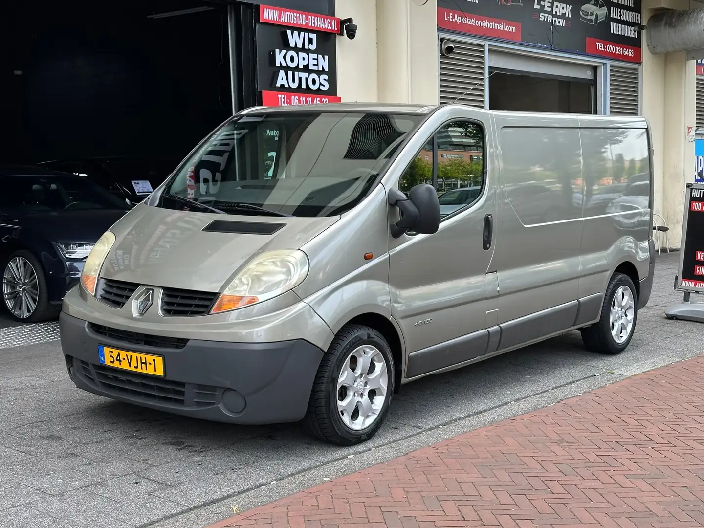 Renault Trafic 2.5 dCi T29 L2H1 Automaat Airco PDC - 1