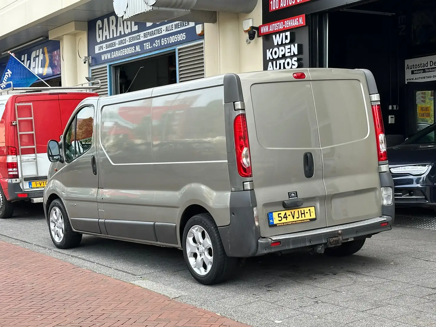 Renault Trafic 2.5 dCi T29 L2H1 Automaat Airco PDC - 2