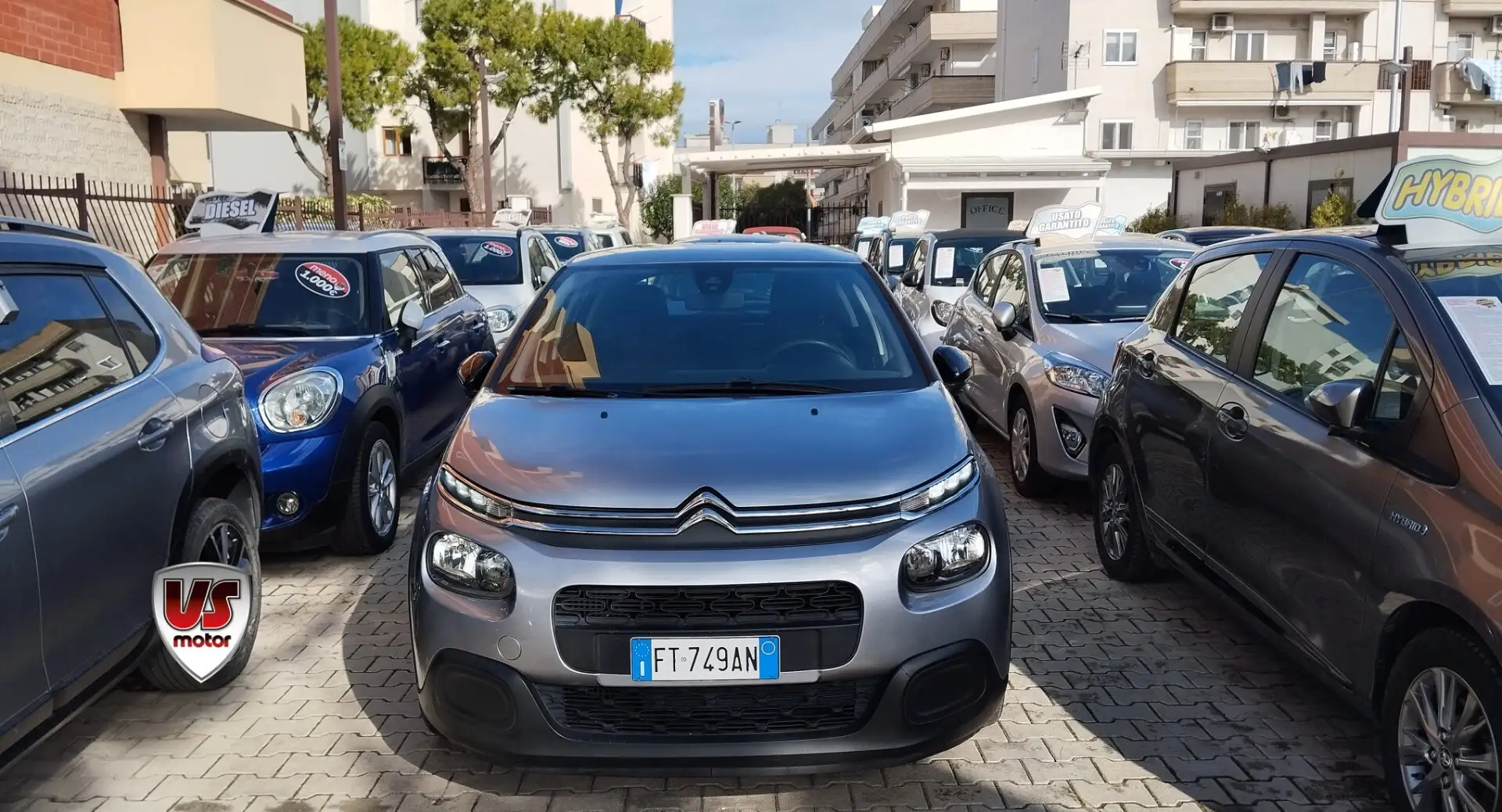 Citroen C3 BlueHDi 100 S&S Elle Gris - 2