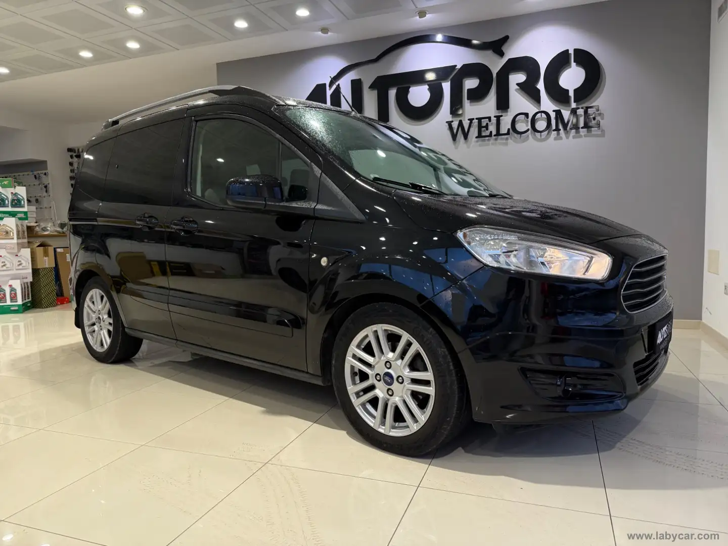 Ford Tourneo Courier 1.5 TDCI 75 CV Titanium Nero - 2