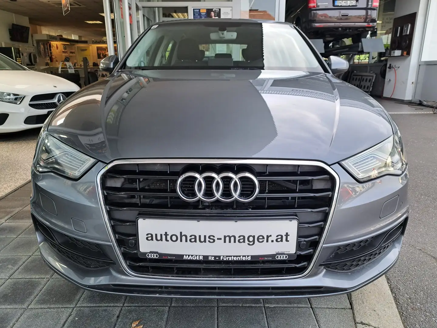 Audi A3 2.0 TDI INTENSE Grau - 2