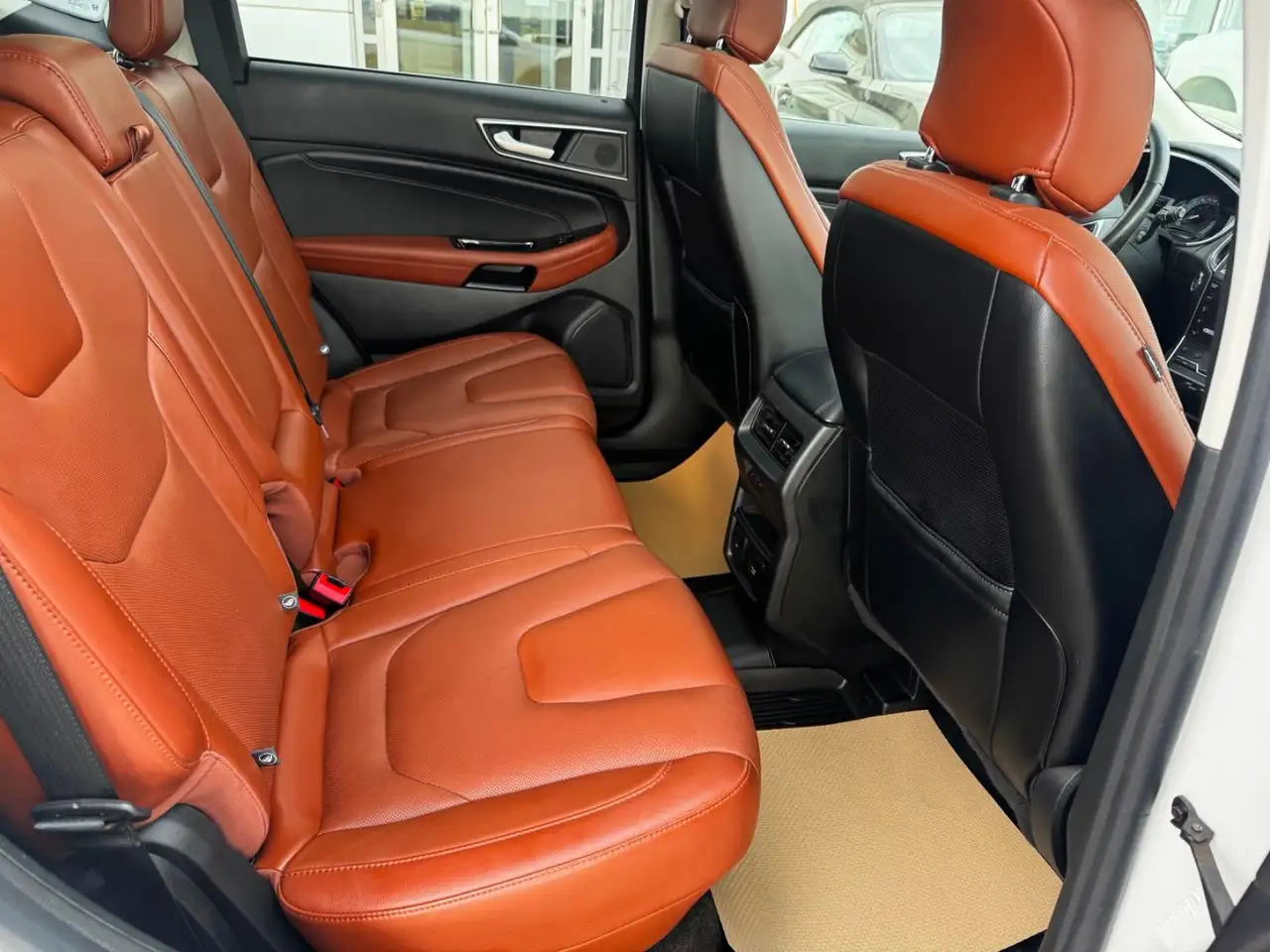 Ford Edge снимка Ford Edge