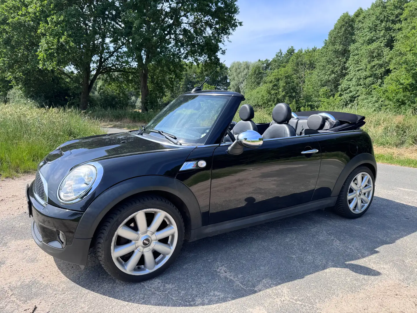 MINI Cooper S Cabrio Mini Cooper S Cabrio Schwarz - 1