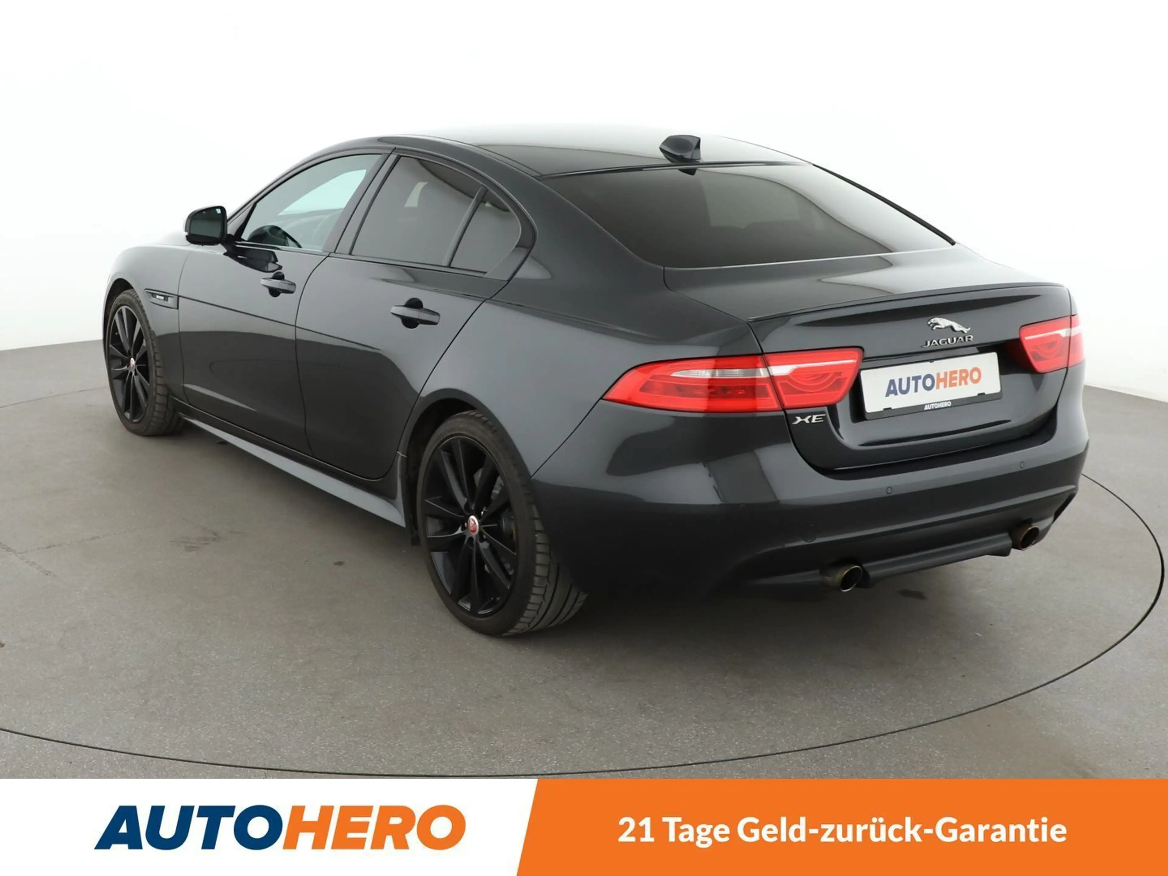Jaguar XE 25t R-Sport Aut*NAVI*XENON*TEMPO*PDC*SHZ* — photo 4