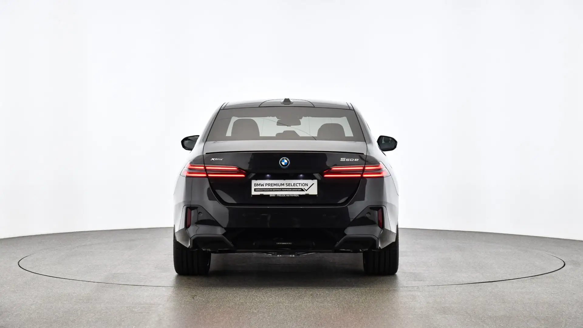 BMW 550 550e xDrive Grau - 2
