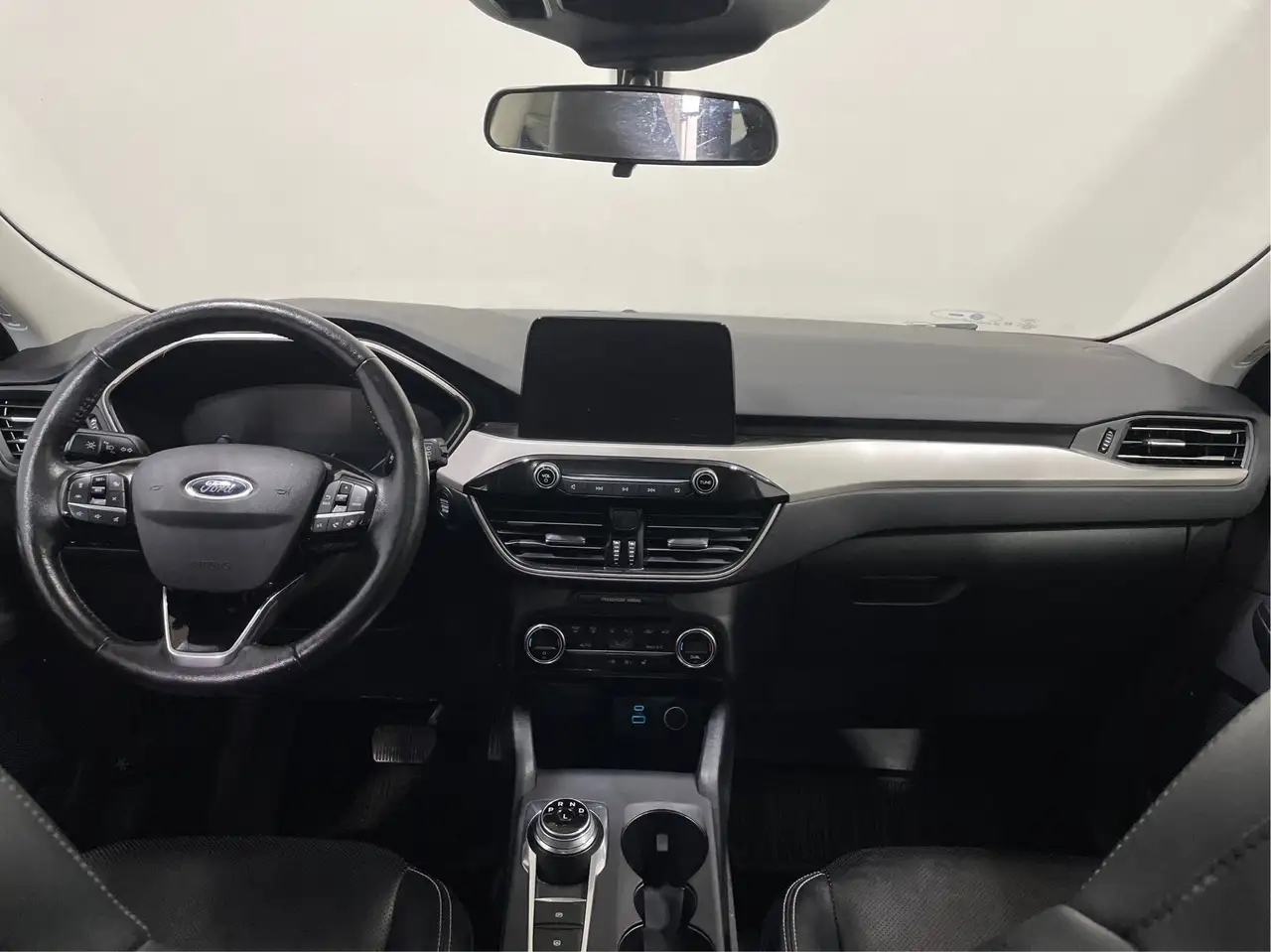 Ford Escape снимка Ford Escape
