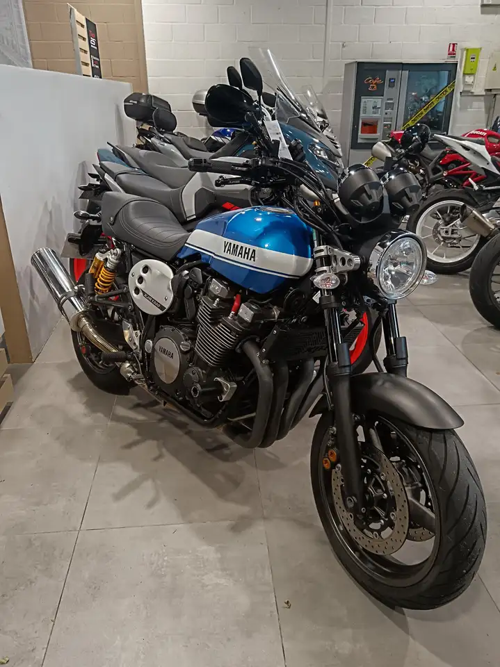 Yamaha XJR 1300