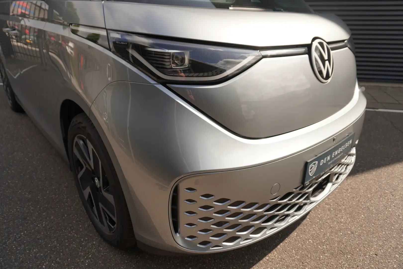 Volkswagen ID. Buzz Cargo ID. Buzz Cargo 340 pk 4-Motion ID. Buzz Cargo 340 Šedá - 2