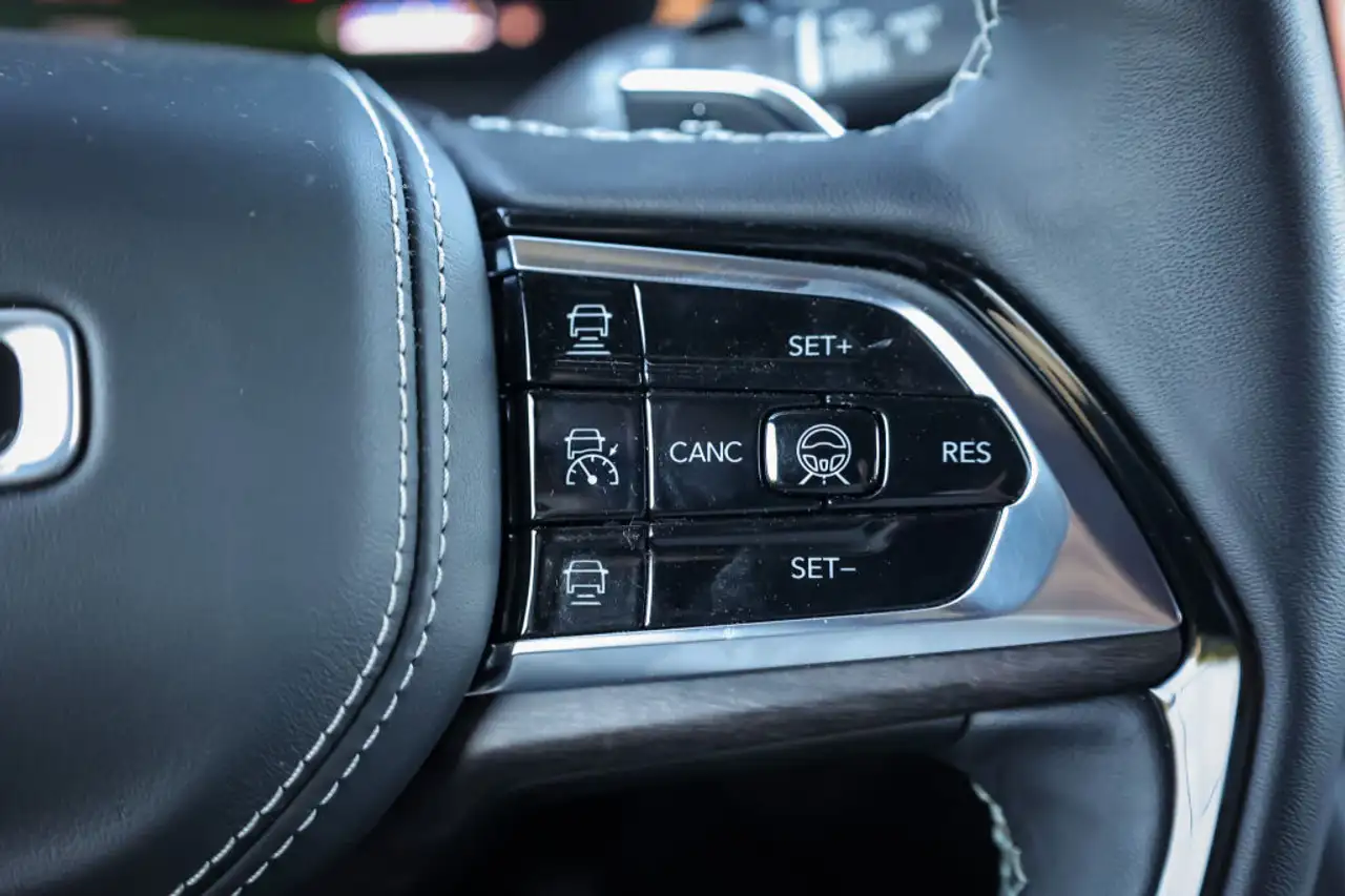 Jeep Grand Cherokee photo Jeep Grand Cherokee