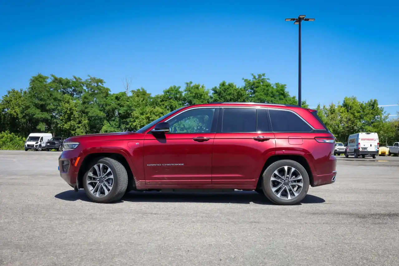 Jeep Grand Cherokee photo Jeep Grand Cherokee