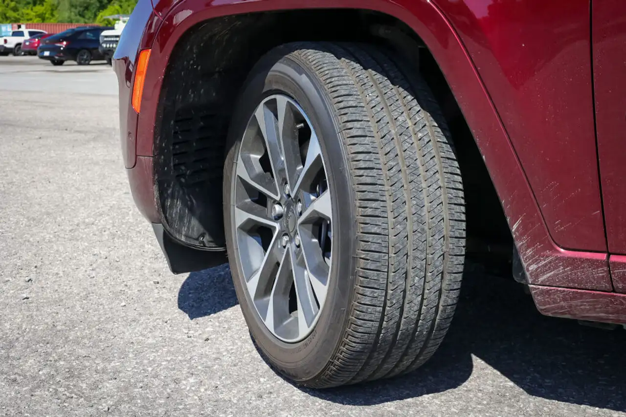 Jeep Grand Cherokee photo Jeep Grand Cherokee