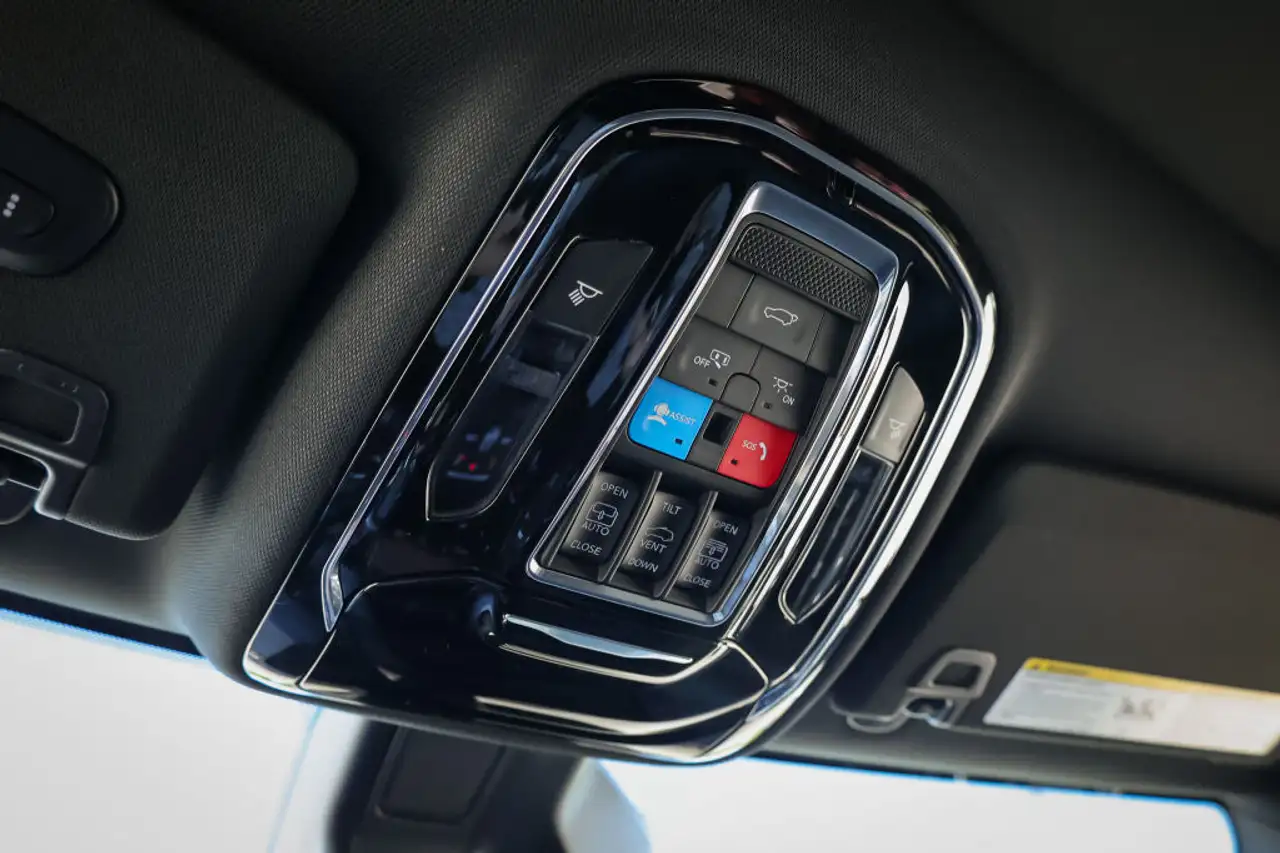 Jeep Grand Cherokee photo Jeep Grand Cherokee