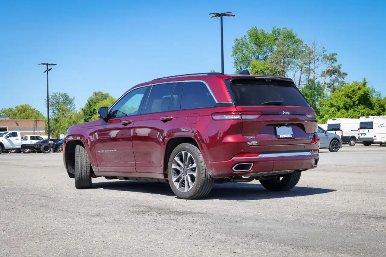Jeep Grand Cherokee photo Jeep Grand Cherokee