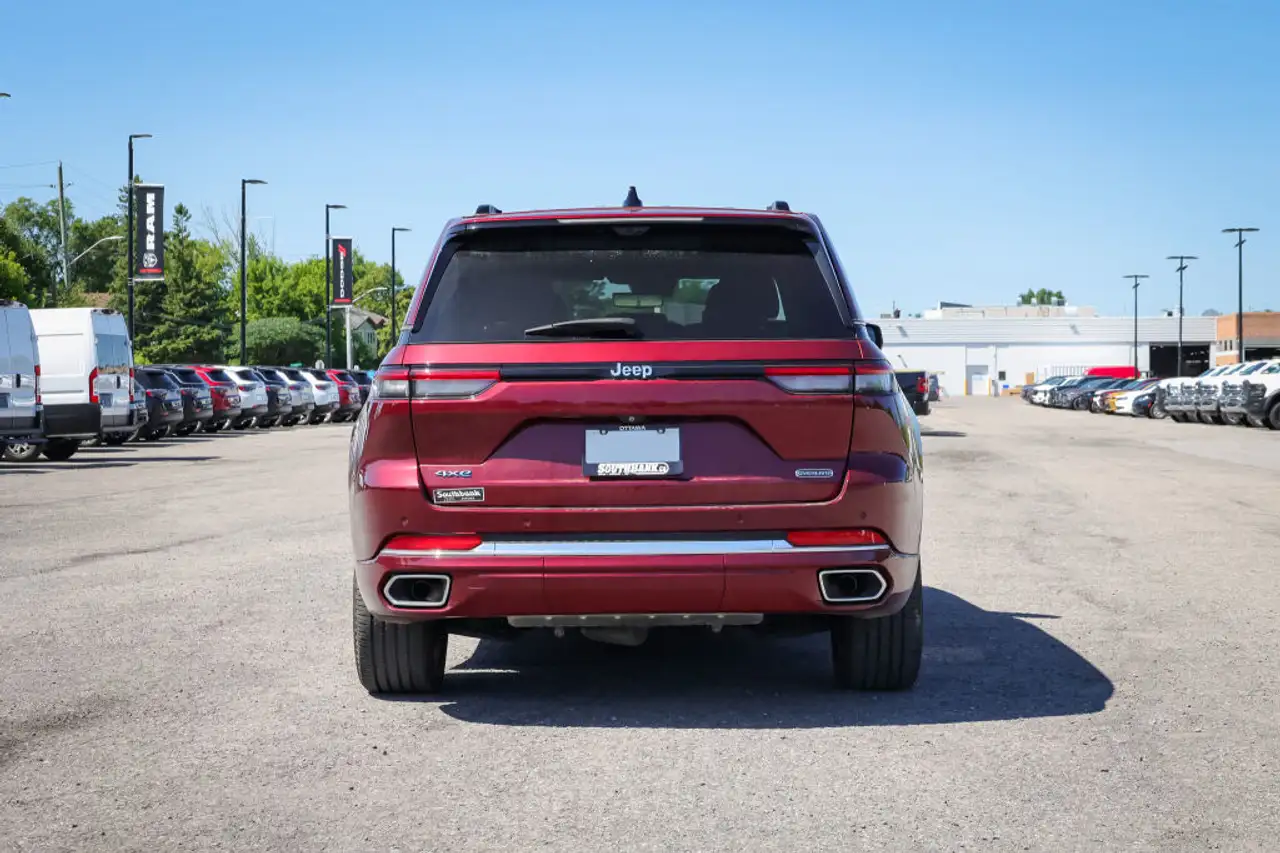 Jeep Grand Cherokee photo Jeep Grand Cherokee