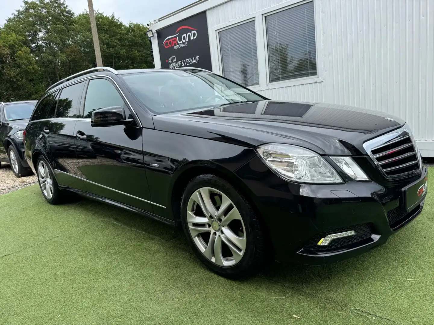 Mercedes-Benz E 250 CGI BlueEfficiency -2.Hnd-MB S.heft-204PS! Black - 1