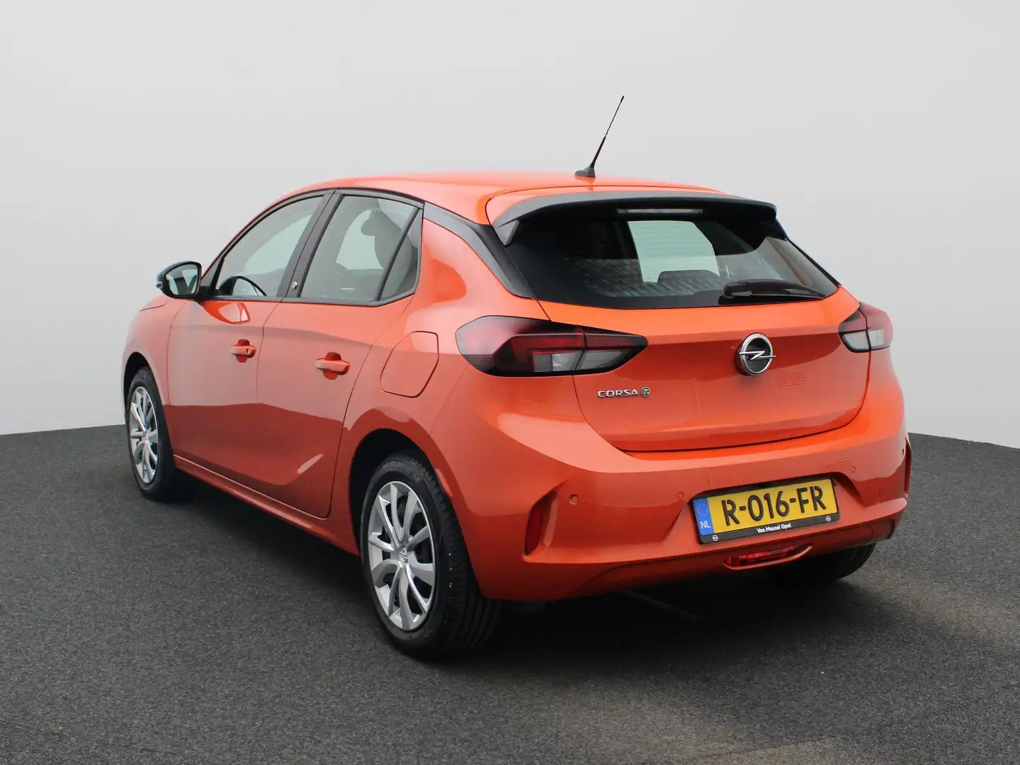Opel Corsa-e Edition 50 kWh AUTOMAAT | APPLE CARPLAY | CAMERA | Orange - 2