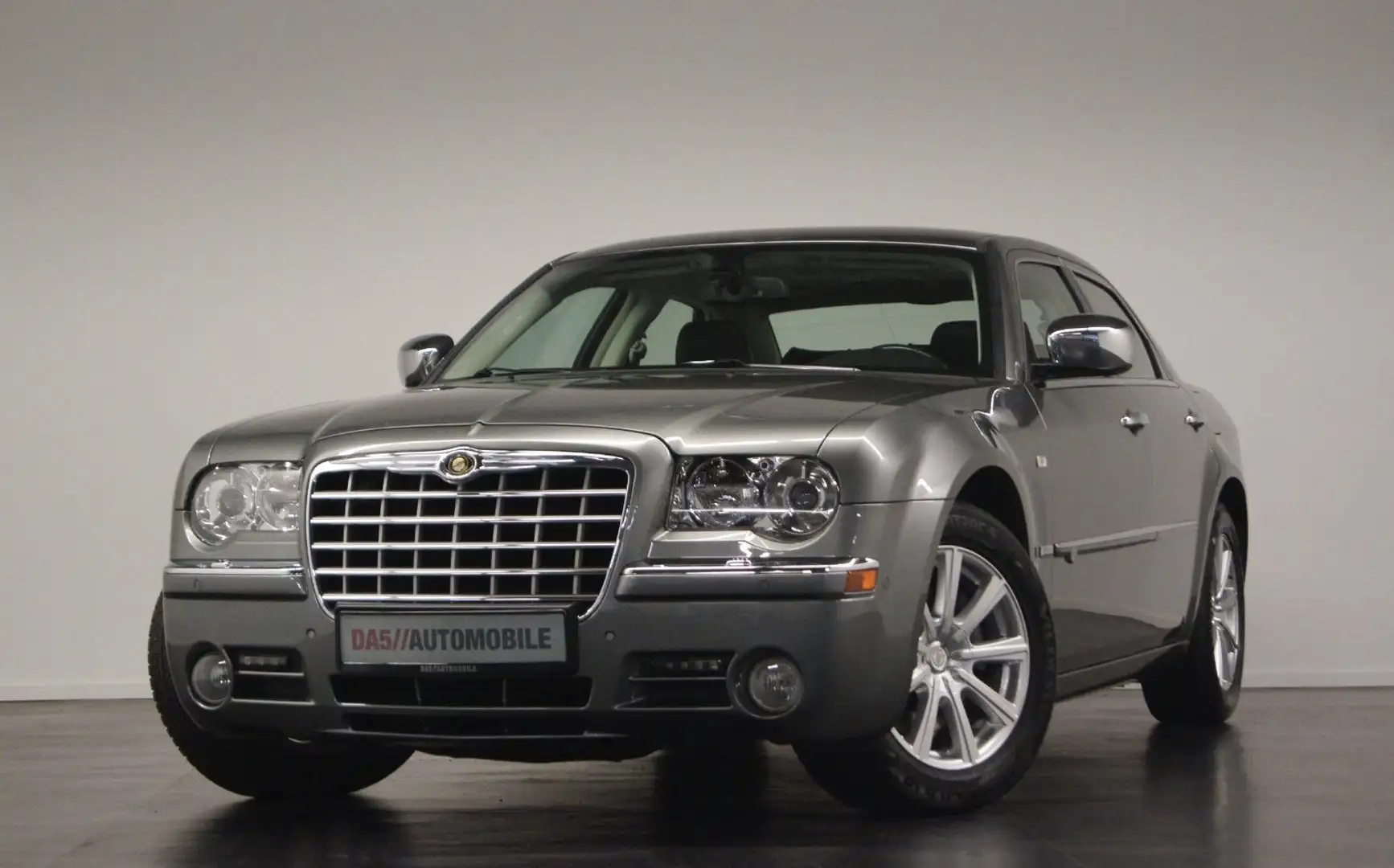 Chrysler 300C 3.0 CRD Walter P. Chrysler Signature Series Grey - 1