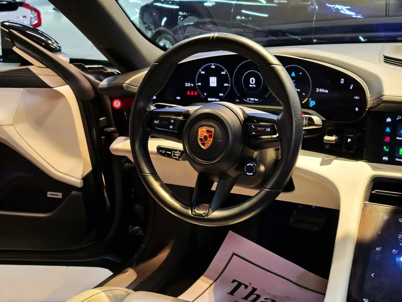 Porsche Taycan снимка Porsche Taycan