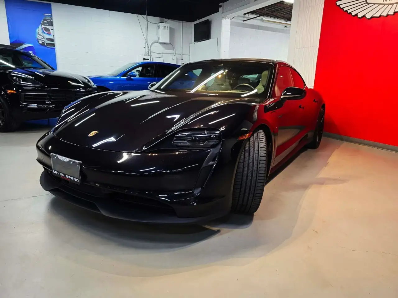 Porsche Taycan снимка Porsche Taycan