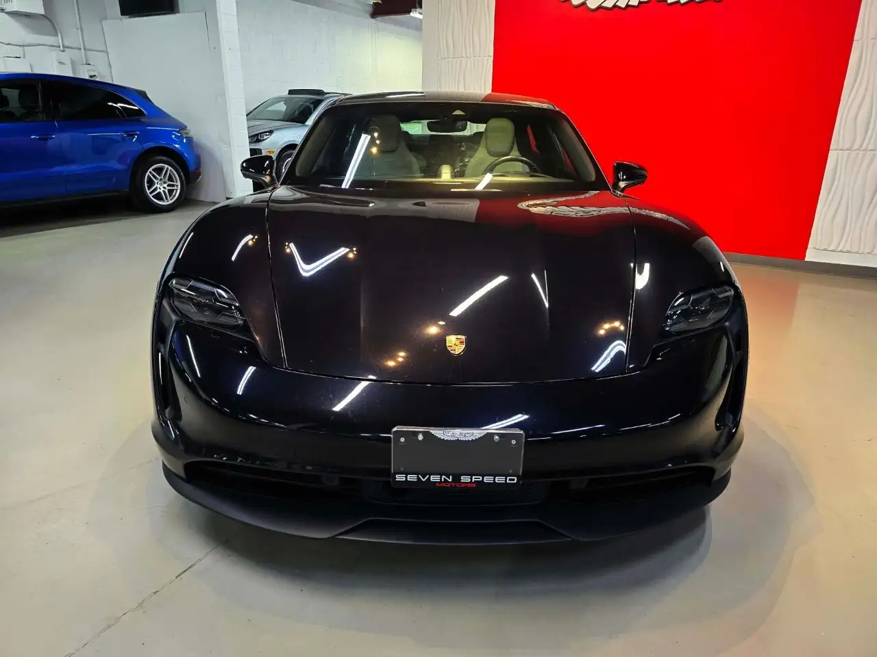 Porsche Taycan снимка Porsche Taycan