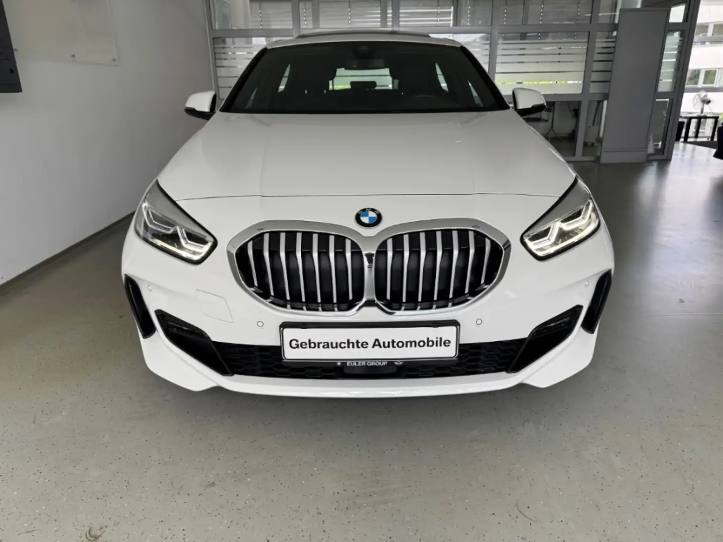 BMW 118 iA M-Sport Pano 18'' Hifi AdLED Sperrdiff. El. Hec Weiß - 2