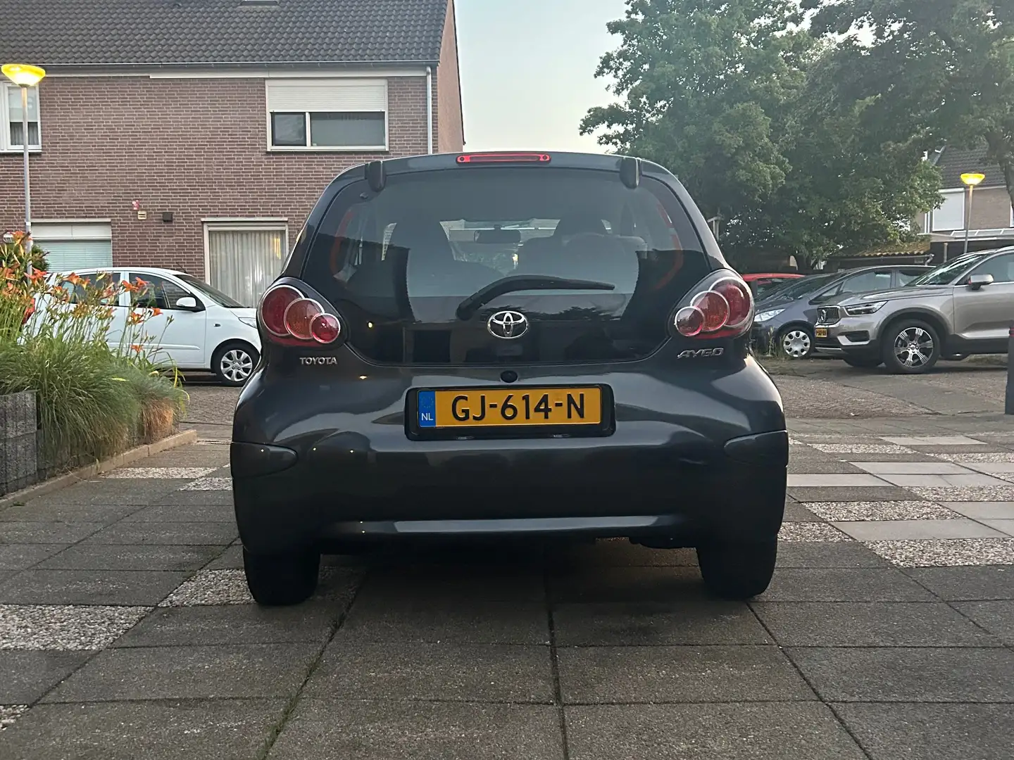 Toyota Aygo Aygo 1.0 VVT-i Aspiration Grijs - 2