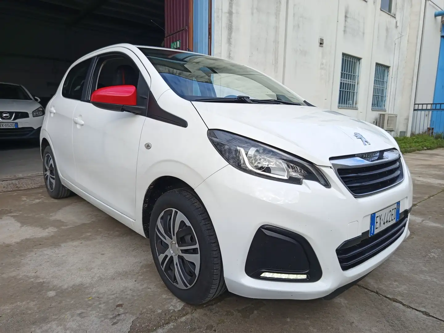 Peugeot 108 108 5p 1.0 12v Allure Blanco - 2
