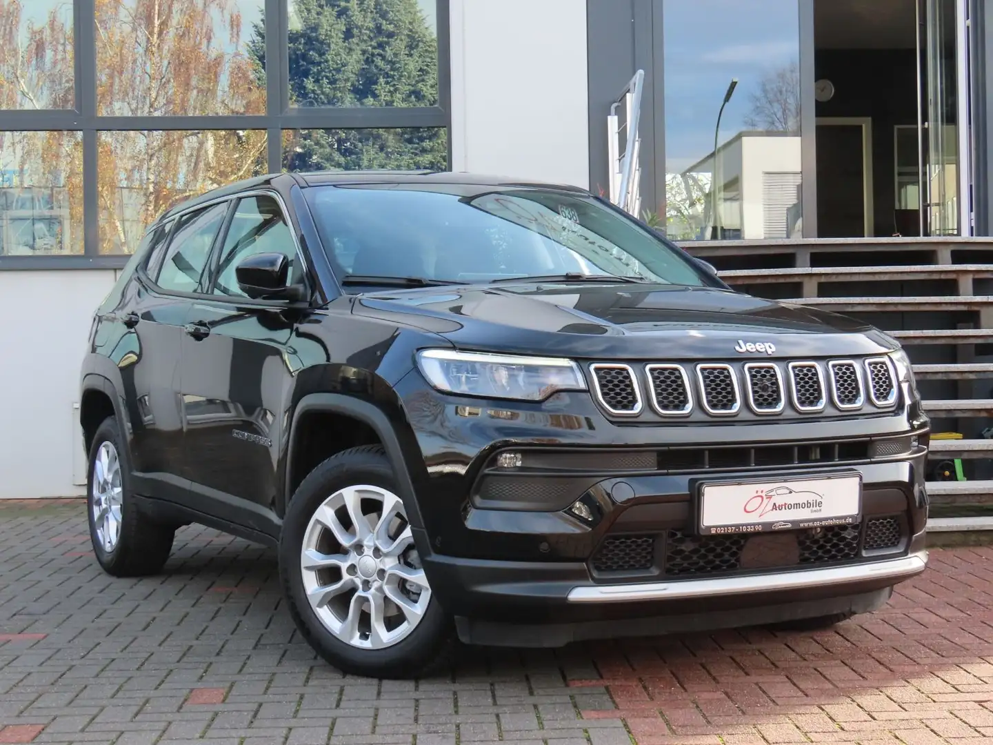 Jeep Compass 1.5l GSE T4 Autom. Leder Sitzheizung PDC Noir - 1