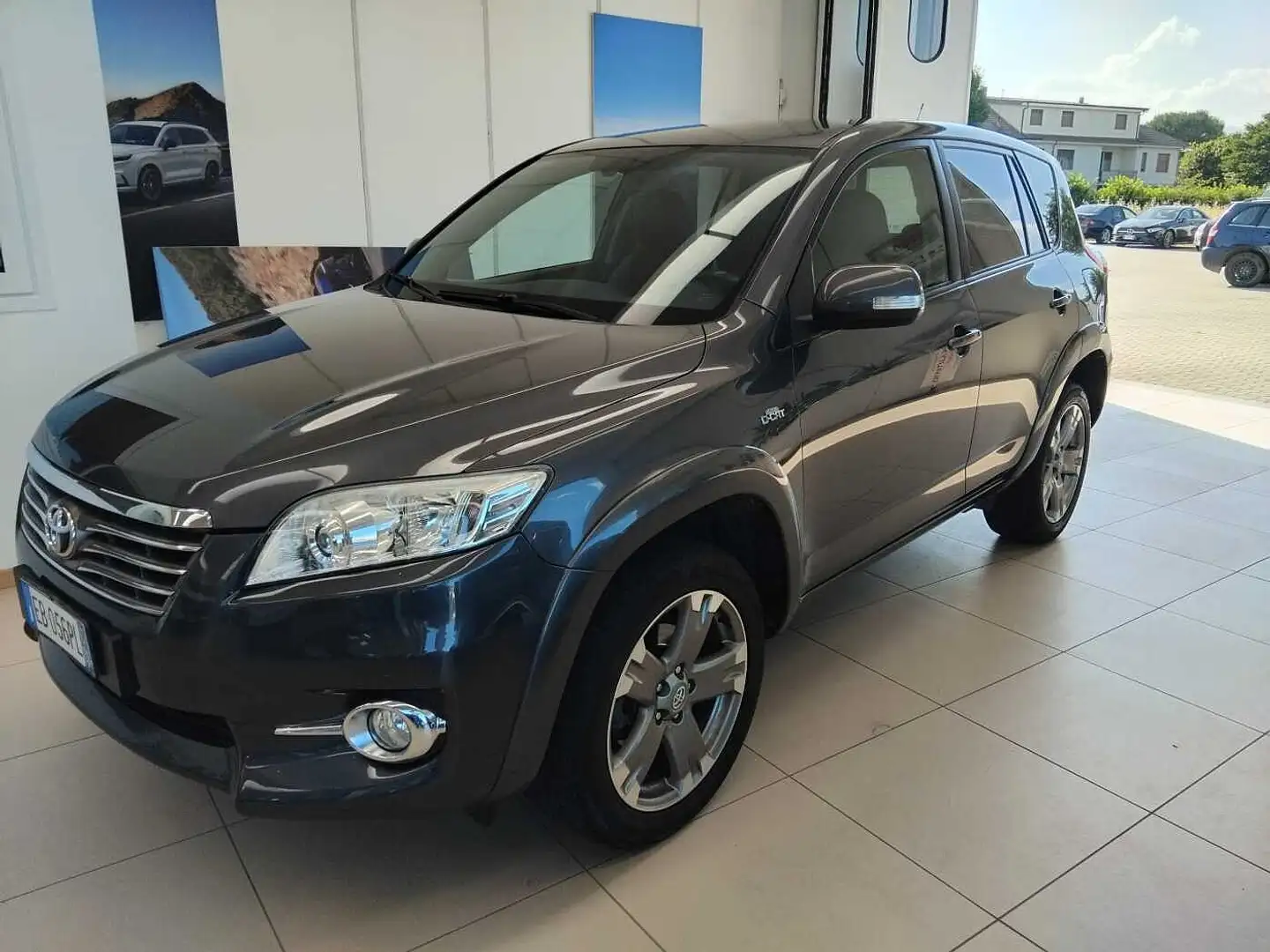 Toyota RAV 4 RAV4 3ª serie Crossover 2.2 D-Cat A/T 150 CV Sol Grigio - 2