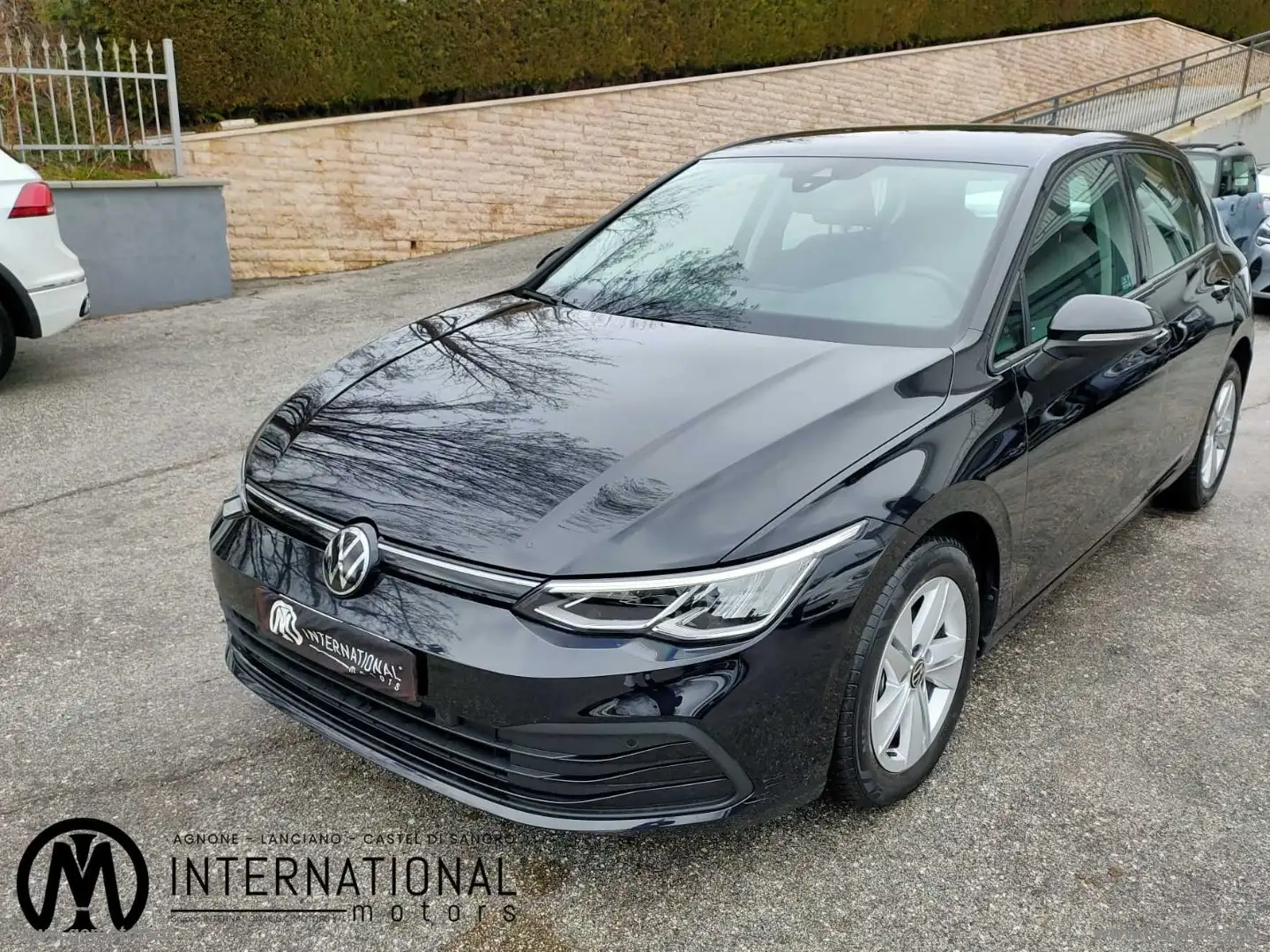 Volkswagen Golf 2.0 TDI DSG SCR Life Zwart - 1