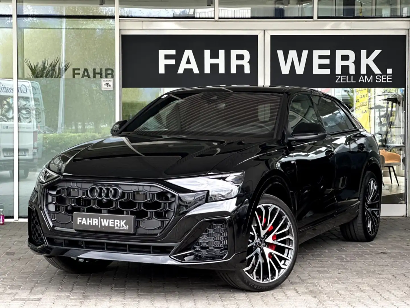 Audi Q8 55 TFSI e quattro *B&O* *AHK* Schwarz - 1