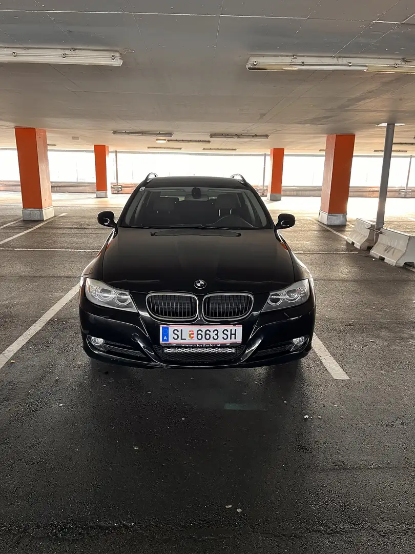 BMW 318 318d Advantage Touring Schwarz - 1