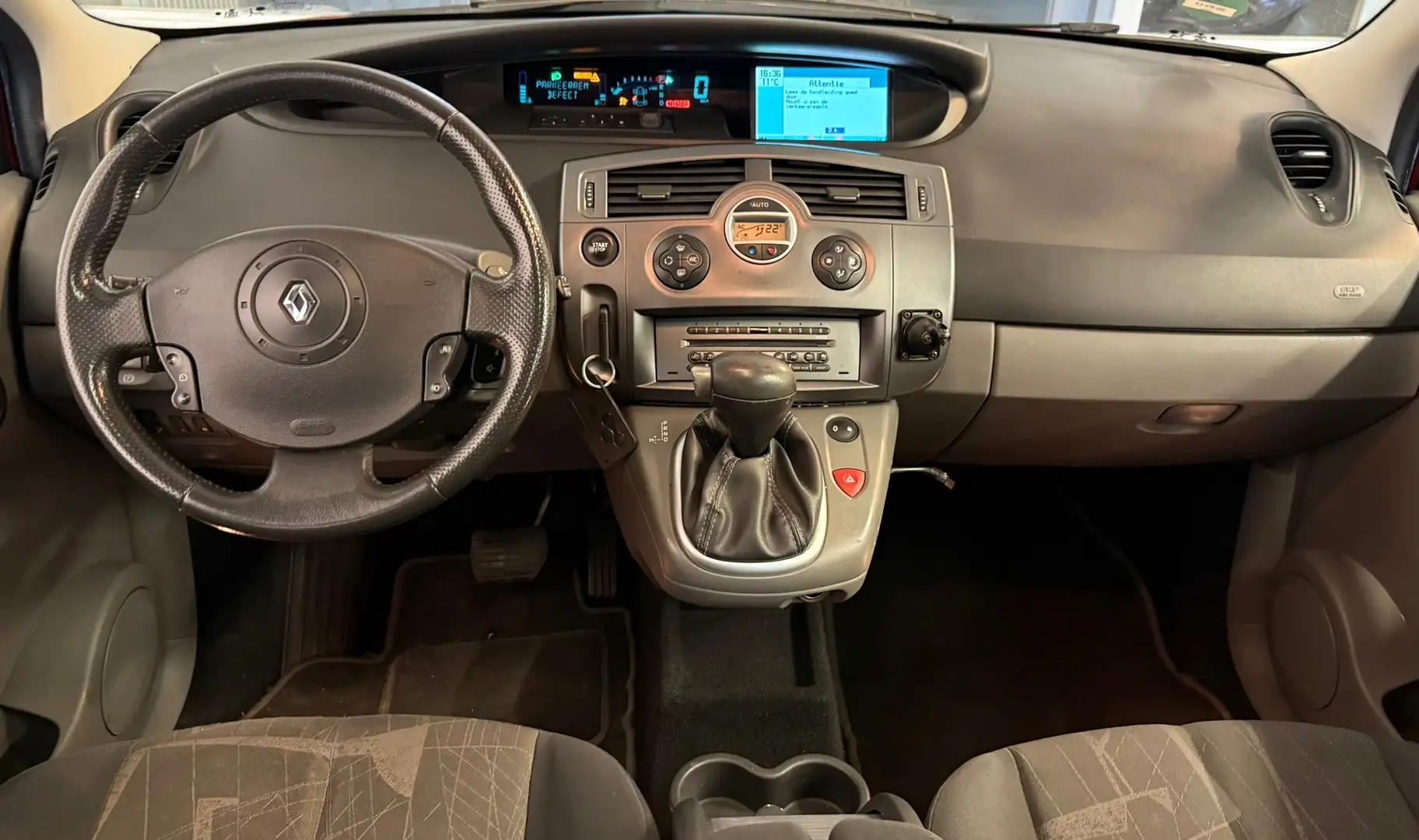 Renault Grand Scenic 2.0-16V Tech Line|NAP|APK06-26|Automaat|Pano|Xenon Rood - 2