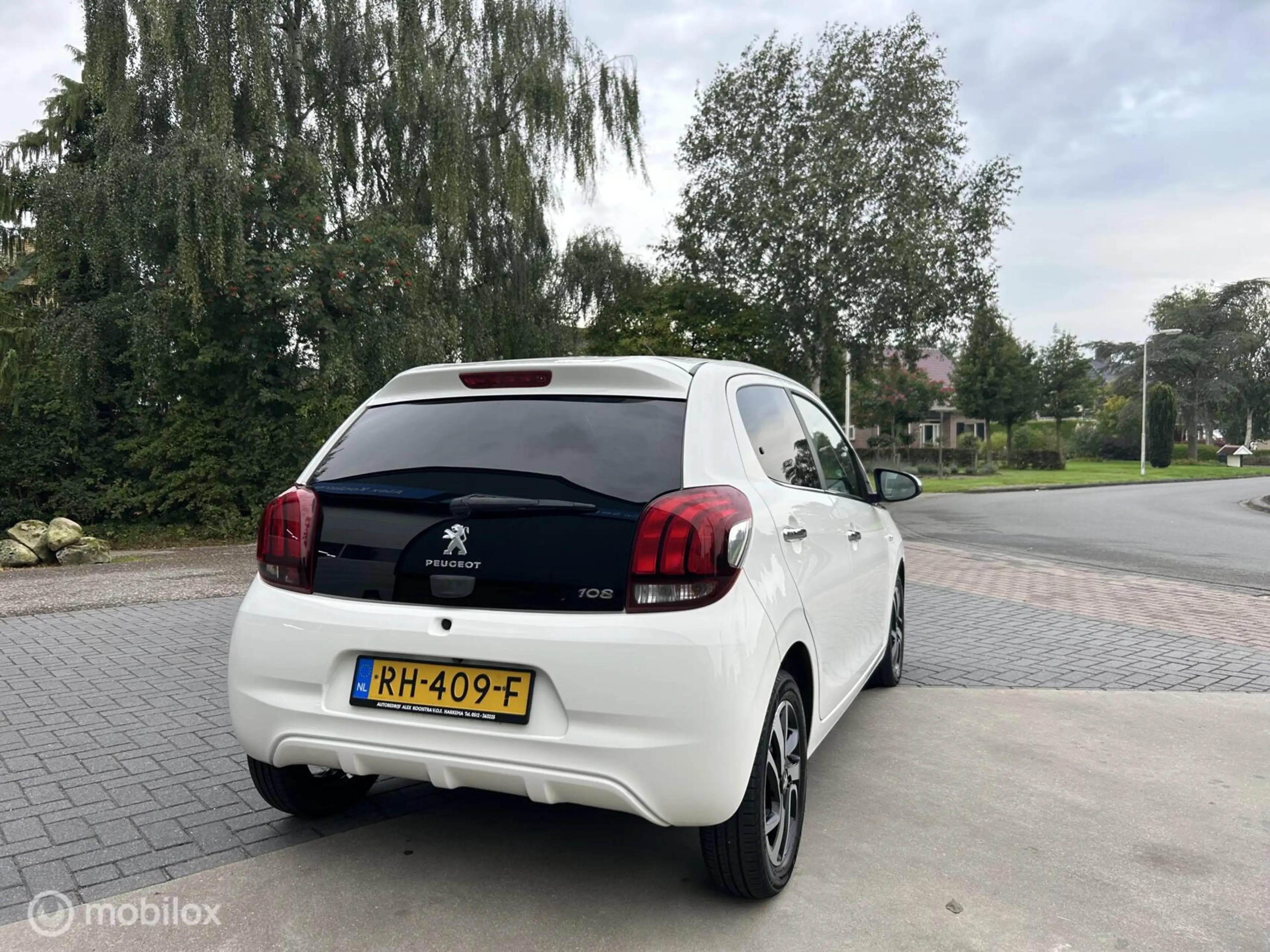 Peugeot 108 1.0 e-VTi Allure climate control — photo 3