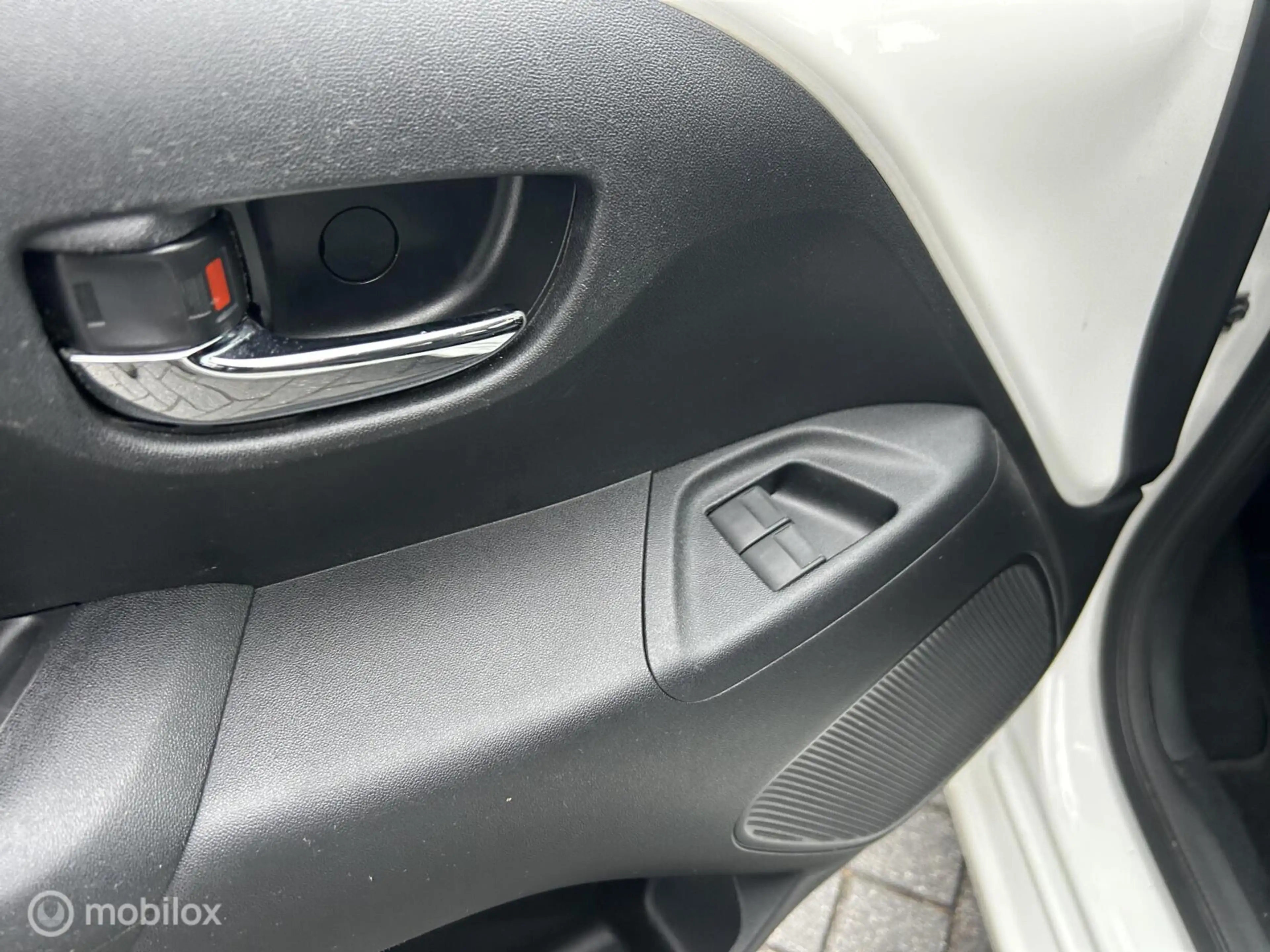 Peugeot 108 1.0 e-VTi Allure climate control — photo 4