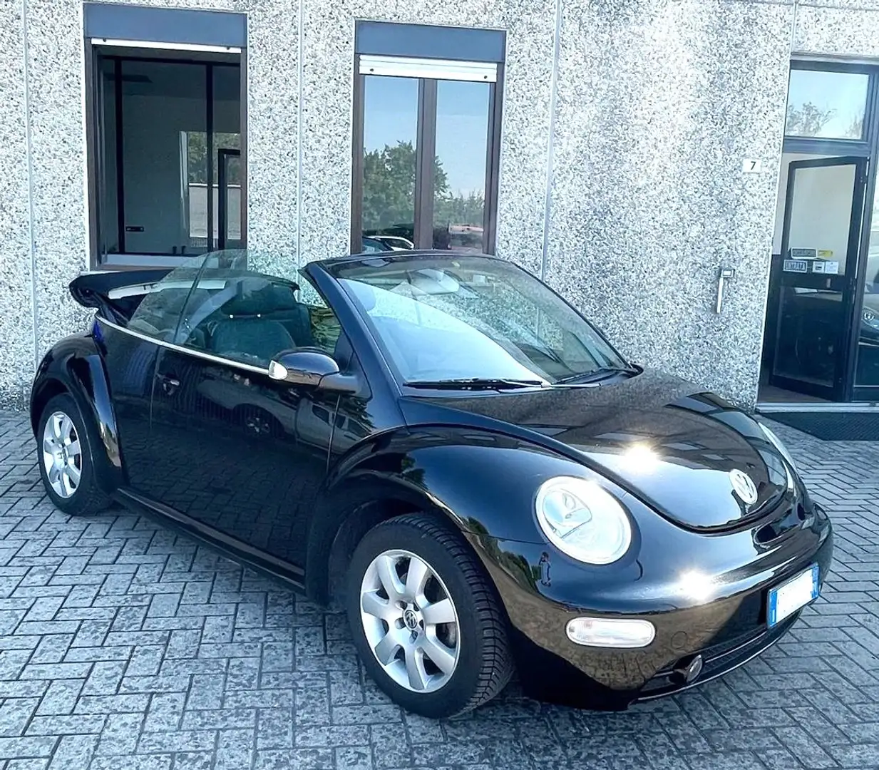 Volkswagen New Beetle Cabrio 1.6 -PARI AL NUOVO- Km 70.00 REALI !!! Nero - 1