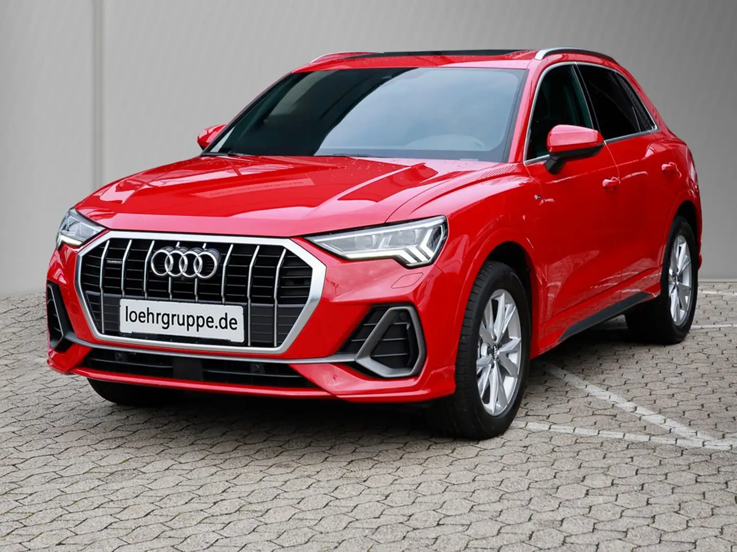 Audi Q3 40 TFSI quattro S line Navi/RFK/MatrixLED Rot - 2