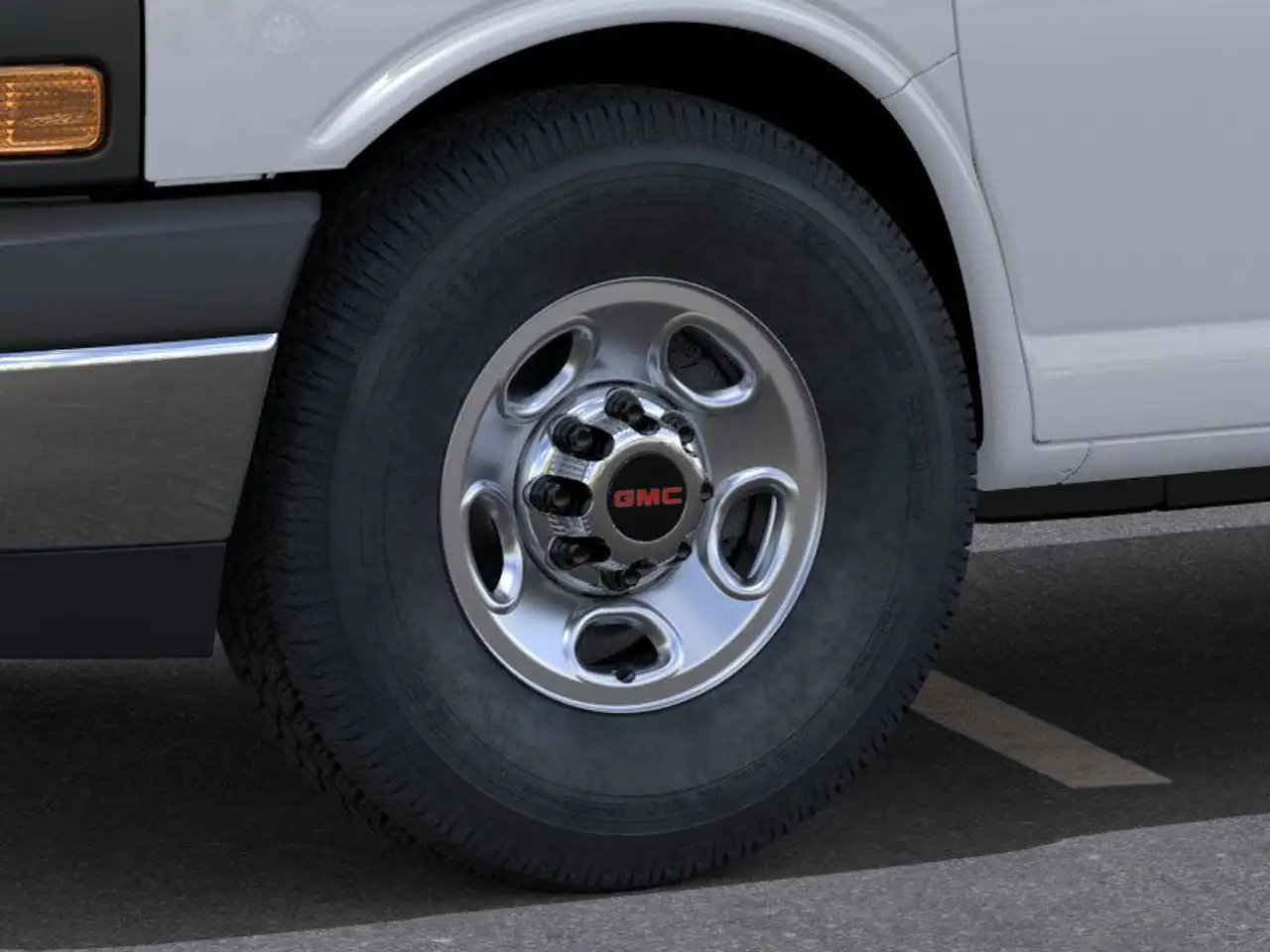 GMC Savana снимка GMC Savana
