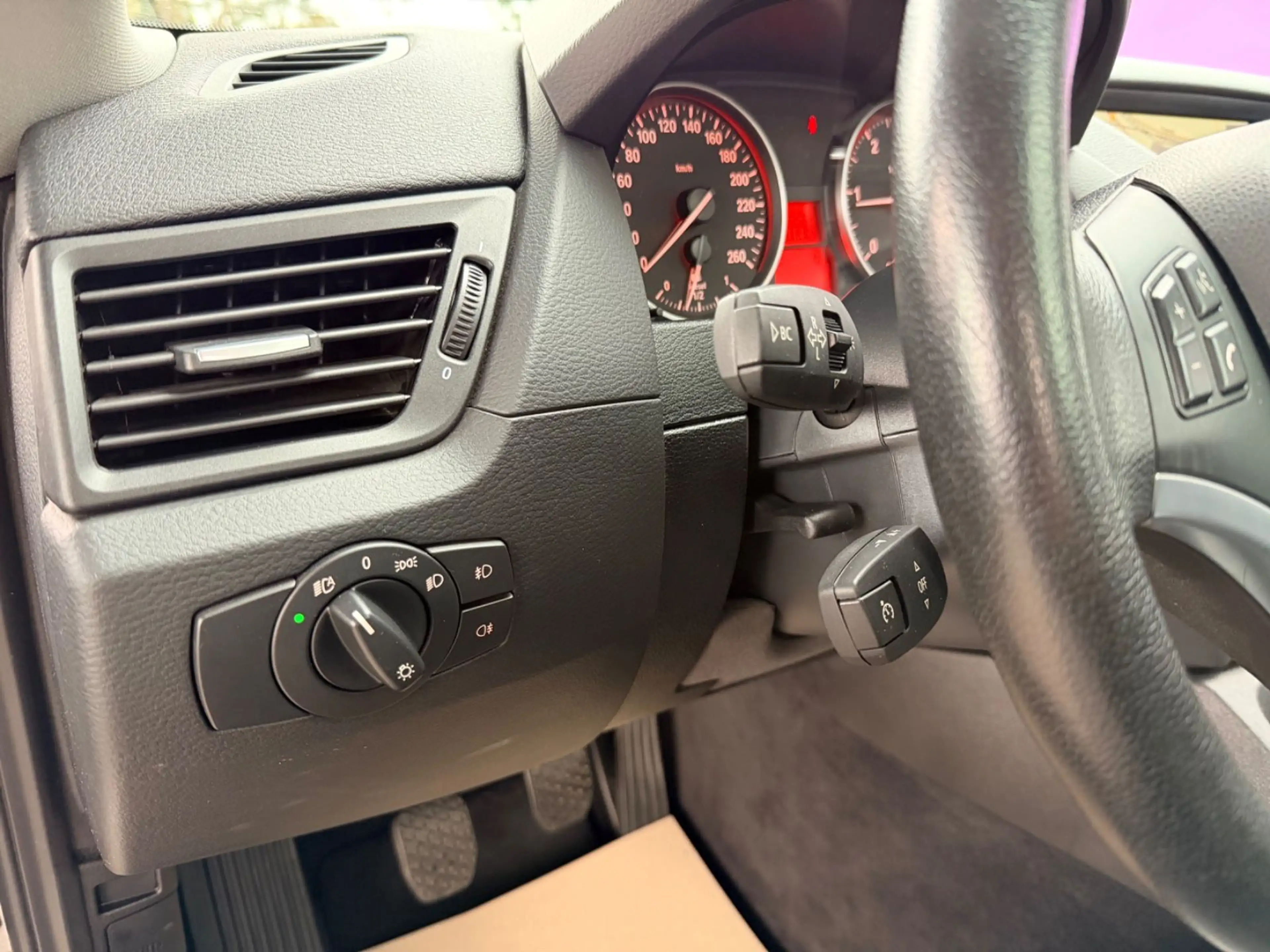 BMW X1 xDrive 1.8d "Leder"Navi"PDC"SHZ" — photo 18