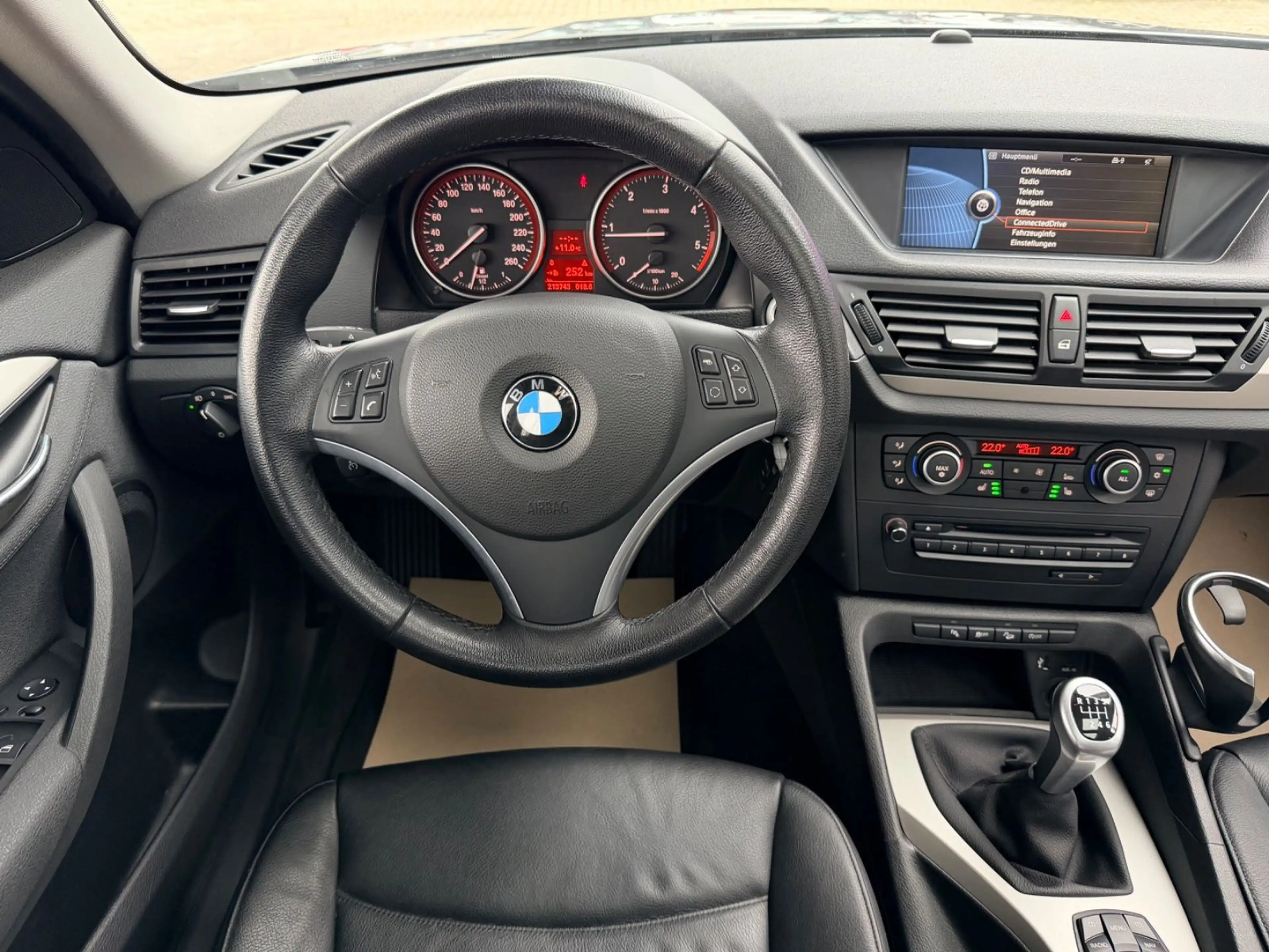 BMW X1 xDrive 1.8d "Leder"Navi"PDC"SHZ" — photo 29