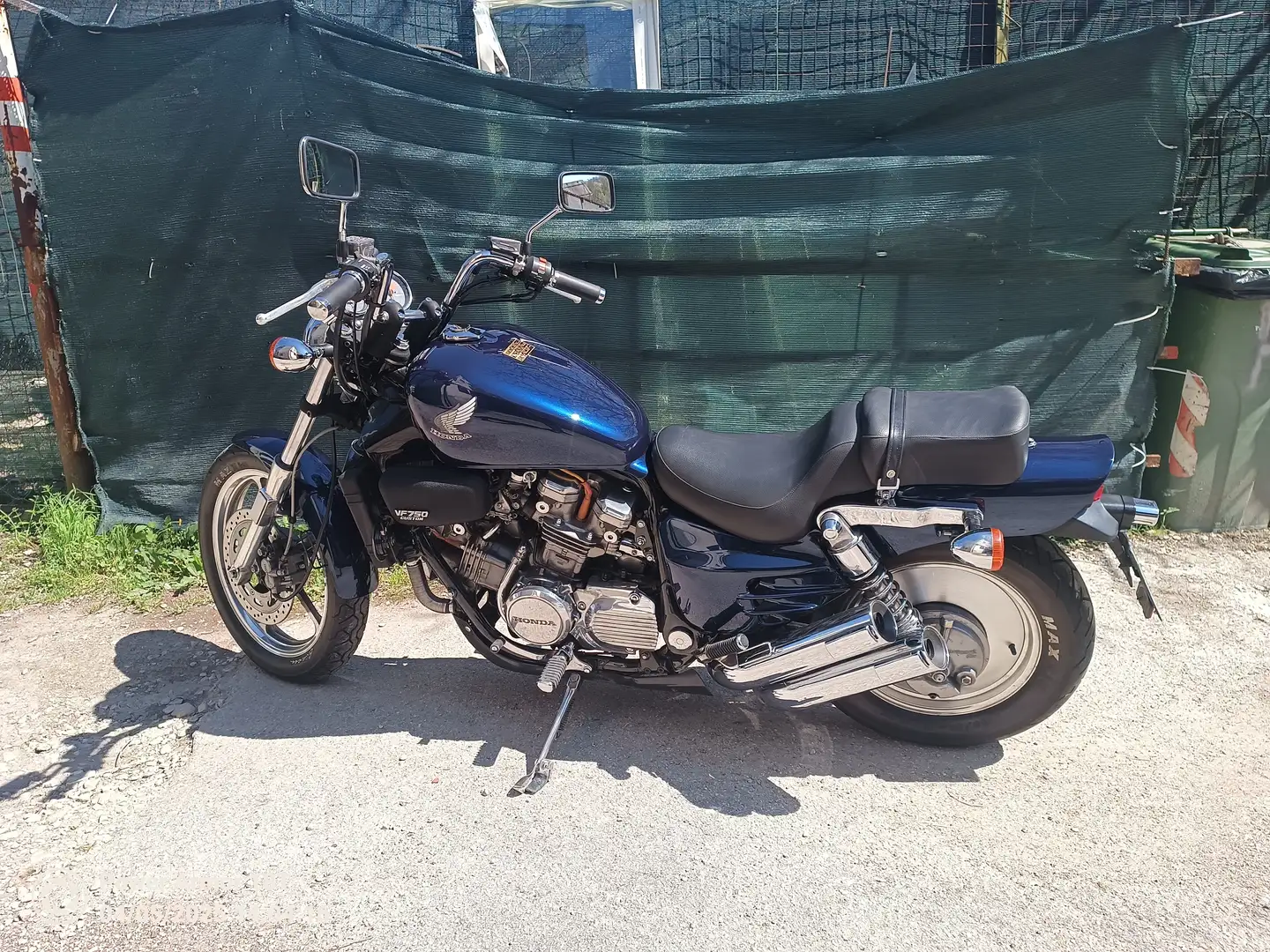 Honda VF 750 Custom RC28 Supermagna FMI Azul - 2