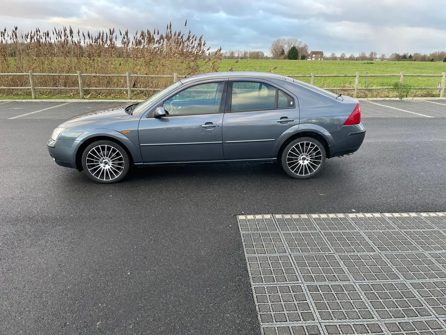 Ford Mondeo 2.0 TDCi - 130 Ghia 5-Tronic A - 1