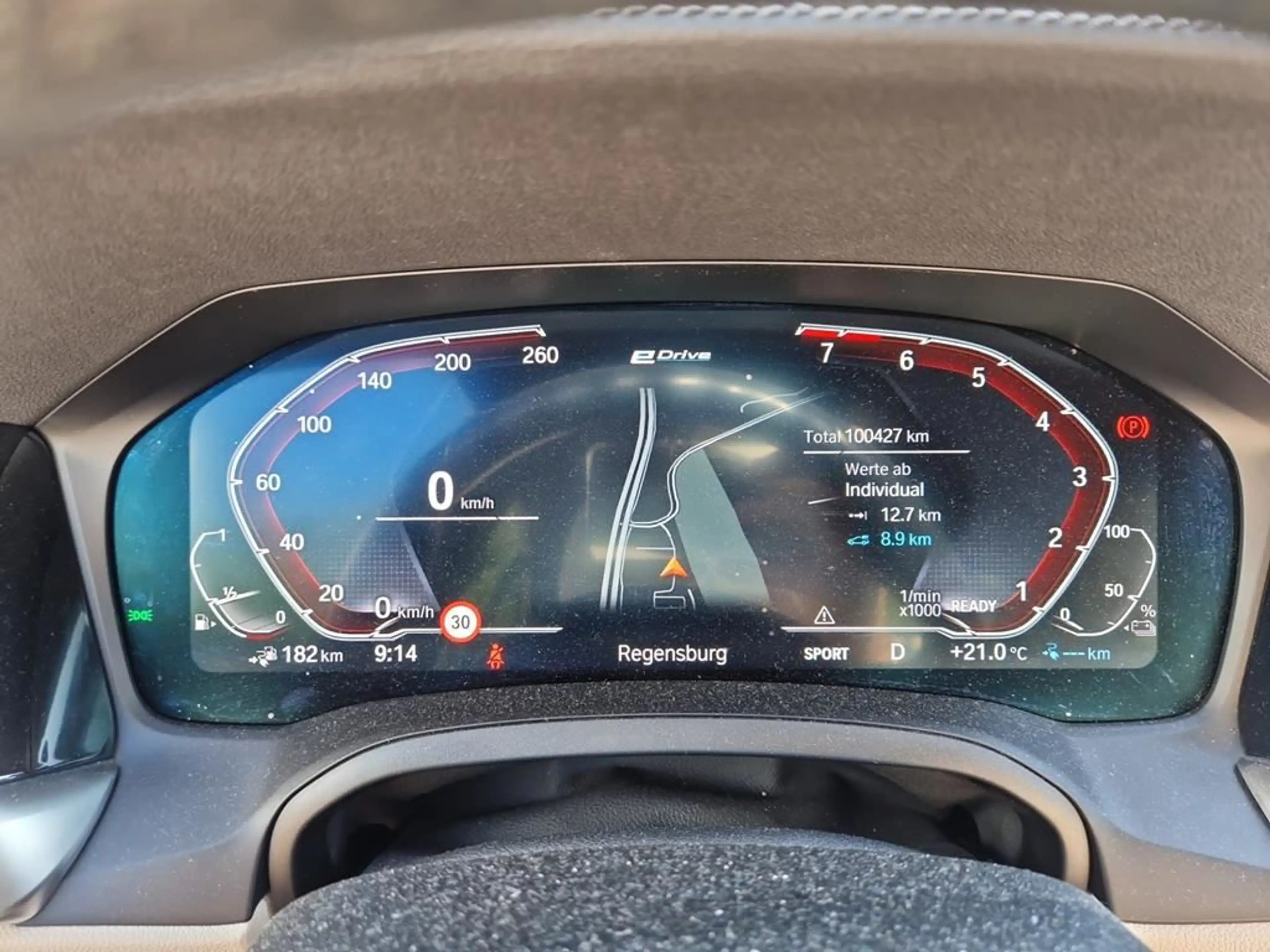 BMW 330 Luxury Line — photo 13