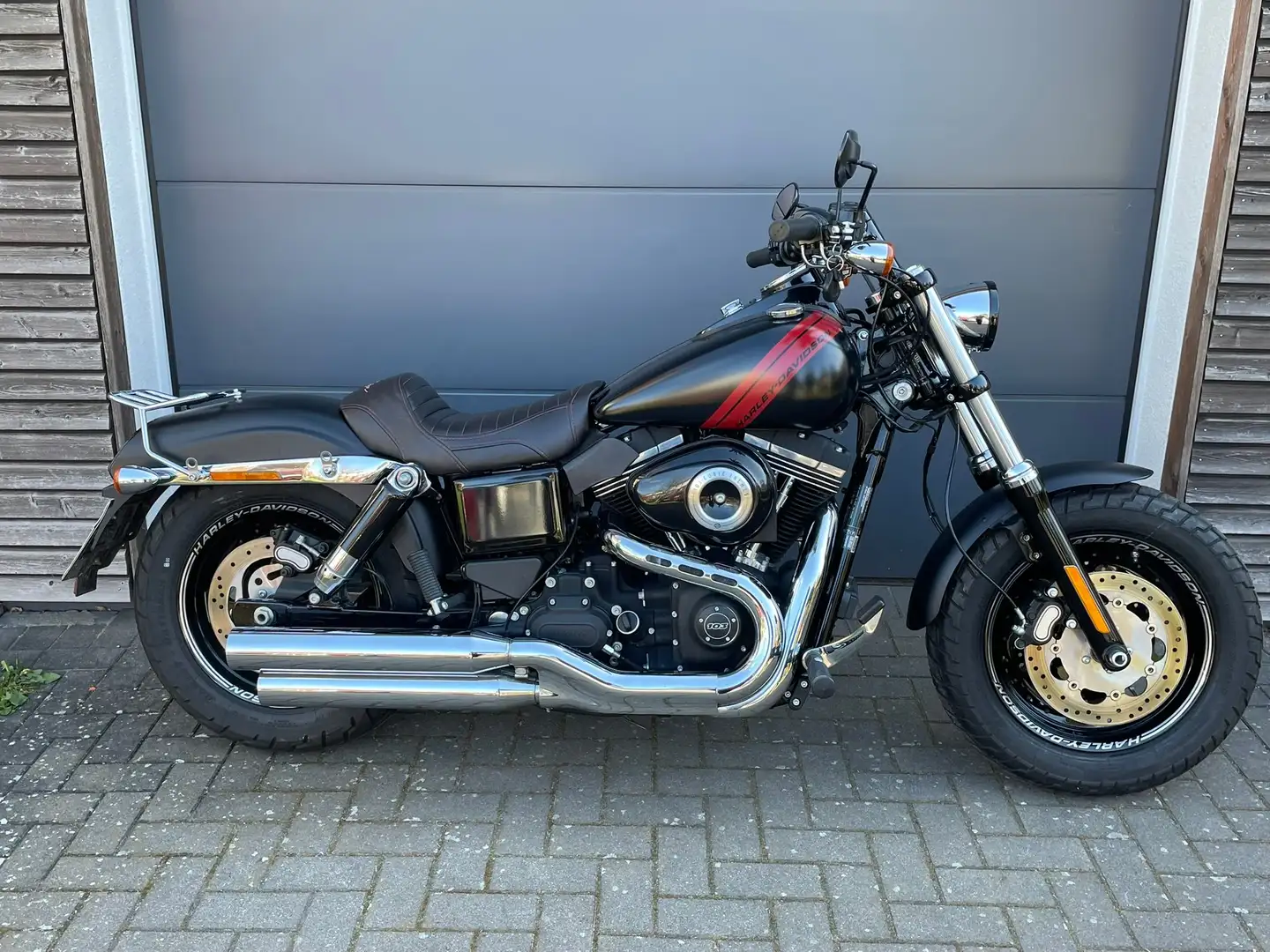 Harley-Davidson Dyna Fat Bob FXDF103 Negru - 1