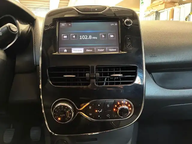 Renault Clio view 27