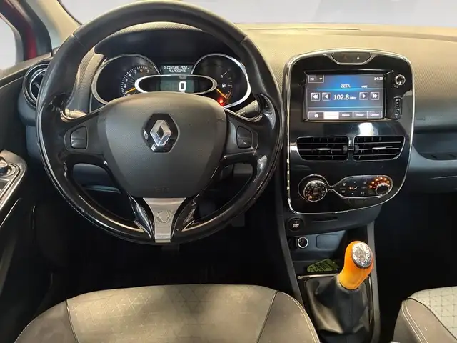Renault Clio view 21