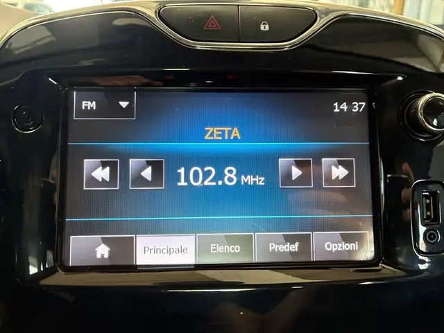 Renault Clio view 9