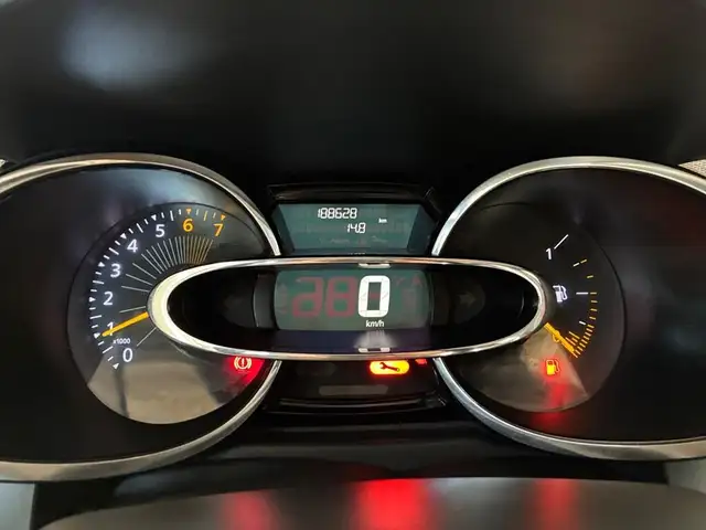 Renault Clio view 16