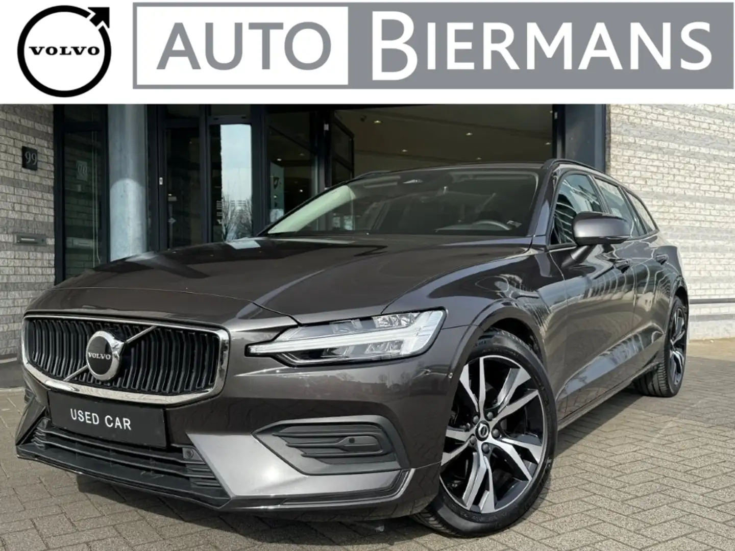 Volvo V60 B3 Mild Hybrid 163Pk Aut Esential Edition | Trekha Grijs - 1